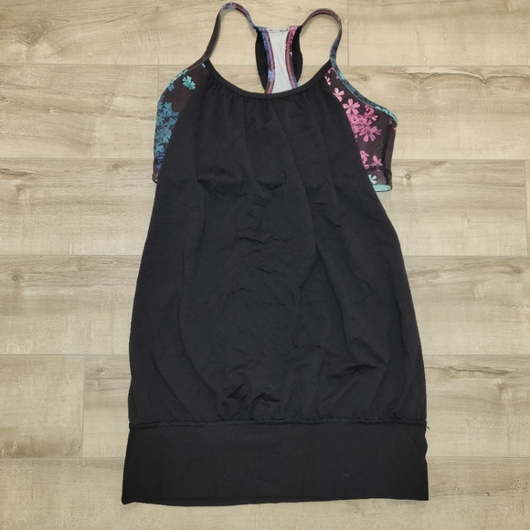 Size 4 Lululemon No limits tank - Picture 2 of 11